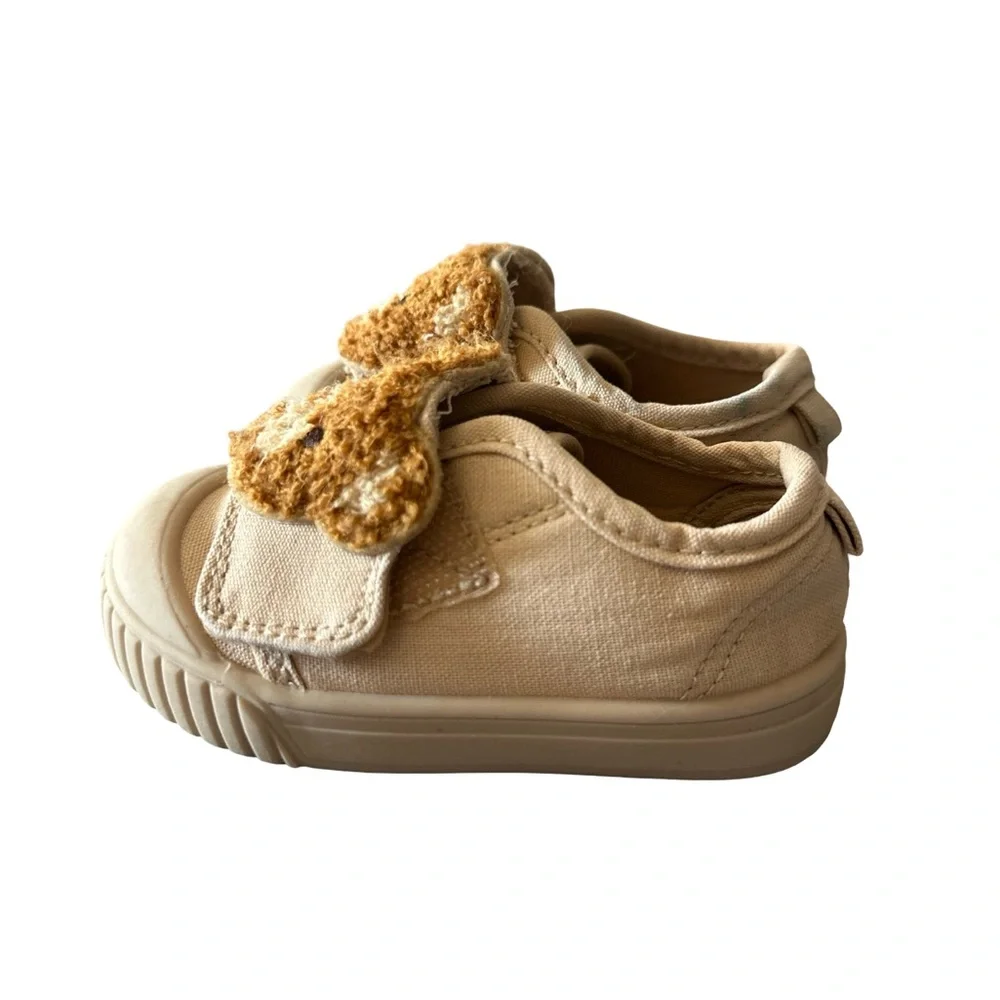 Bear Canvas Shows Baby Boy/Girl Unisex Size 4